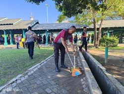 Hari Bhayangkara ke-79, Polrestabes Makassar Pererat Kebersamaan Lewat Aksi Bersih Tempat Ibadah