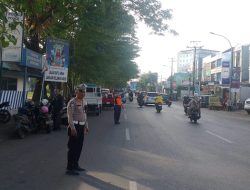 Pelayanan Humanis, Unit Lantas Polsek Bontoala Atur Arus Lalulintas di Pagi Hari