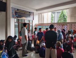 Polsek Bontoala Kontrol dan Berikan Pengawasan Sunatan Massal di Mesjid Raya