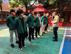 Bhabinkamtibmas Kelurahan Masale Berikan Pembekalan kepada Mahasiswa KKPH di Polsek Panakkukang