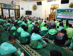 Polrestabes Makassar Bersama Komunitas Ojol Gelar Shalat Ghaib dan Doa Bersama