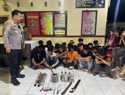 Kapolsek Manggala Pimpin Patroli, Puluhan Remaja Pesta Miras dan Sajam Diamankan