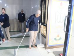 PNS Polrestabes Makassar Gelar Bakti Religi Sambut HUT Korpri ke-54