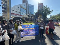 Satlantas Polrestabes Makassar Sambut HUT Ke-70 dengan Bagi-Bagi Sembako dan Edukasi Keselamatan