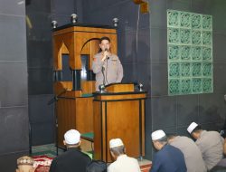 Kapolrestabes Makassar Safari Subuh di Kandea III Ajak Warga Cegah Tawuran