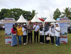 Bhabinkamtibmas Sudiang Beri Himbauan Kamtibmas di Pasar Pangan Murah Lapangan BPS