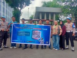 Propam Polsek Ujung Pandang Pasang Spanduk dan Stiker Pengaduan Cepat Propam Polri