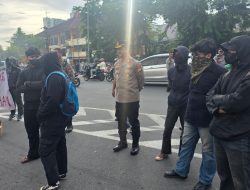 Kapolrestabes Makassar Turun Langsung Pantau Aksi Unjuk Rasa dengan Pendekatan Humanis