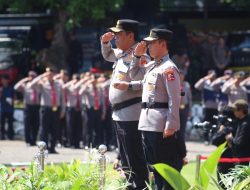 Polda Sulsel Gelar Tradisi Penyambutan Kapolda Baru dan Pelepasan Irjen Pol. Drs. Rusdi Hartono di Mako Polda Sulsel