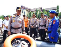 Kapolda Sulsel Pimpin Apel Gelar Pasukan Kesiapsiagaan Bencana Alam dan Pengecekan Peralatan SAR