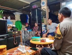 Bhabinkamtibmas TaPolsek Panakkukang Sambang Warga, Ajak Warga Waspadai Judi Online dan Gangguan Kamtibmas