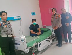 Perkuat Rasa Kekeluargaan, Kapolsek Panakkukang Sambangi Personel Sakit di RS