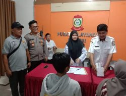 Pastikan Kondusif, Kapolsek Biringkanaya Pantau Pencabutan Nomor Urut Calon RT/RW di Kelurahan