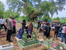 Bhabinkamtibmas Sudiang Kawal Iring-Iringan Jenazah Warga Binaan ke Pemakaman