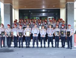 Kapolrestabes Makassar dan Personel Reskrim Terima Penghargaan dari Kapolda Sulsel