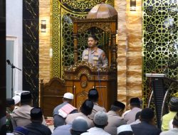 Kapolrestabes Makassar Gelar Safari Subuh, Sampaikan Pesan Keamanan dan Kepedulian Keluarga