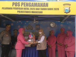 Bhayangkari Ranting Rappocini Berbagi Bingkisan untuk Petugas Operasi Lilin 2025