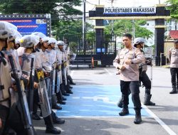 Pantau Latihan Dalmas, Kapolrestabes Makassar Tekankan Kekompakan Formasi PHH