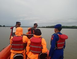 Polri Bersama Tim Gabungan Lakukan Pencarian Nelayan Hilang di Perairan Tallo Makassar