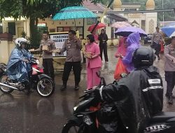 Bhayangkari Ranting Manggala Berbagi Ratusan Takjil di Hari Ketiga Ramadhan