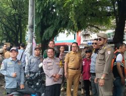 Bhabinkamtibmas Polsek Rappocini Bersama Camat dan Satpol PP Tertibkan PKL di Jalan Sultan Alauddin