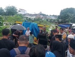 Wujud Kepedulian Polri, Bhabinkamtibmas Polsek Manggala Antar Jenazah Warga Binaan