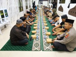 Rutin Setiap Hari selama Ramadhan, Polrestabes Makassar Gelar Buka Puasa dan Tarawih Berjamaah di Masjid Al Ikhsan