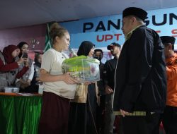 Pastikan Kebutuhan Warga Terpenuhi, Munafri Datangi Posko Banjir di Biringkanaya Tengah Malam