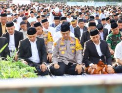Kapolrestabes Makassar Sholat Idul Fitri 1447 H di Lapangan Karebosi