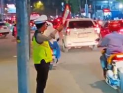 Personil Pos PAM Ops Ketupat Polsek Rappocini Laksanakan Pengaturan Lalu Lintas di Jl. Sultan Alauddin