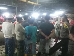 Bhabinkamtibmas Polsek Bontoala Sambang Dialogis di Pasar Terong Himbau Warga Jaga Kamtibmas