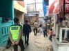 Cegah Gangguan Kamtibmas, Polsek Tallo Gelar Patroli Jalan Kaki di Permukiman Padat