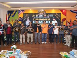 Kapolrestabes Makassar Serahkan Hadiah Pemenang Turnamen Domino Kapolrestabes Cup Sambut Hari Bhayangkara ke-80