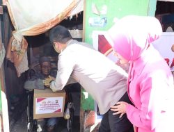 Sambut Hari Bhayangkara ke-80, Polrestabes Makassar Salurkan Bantuan Sembako kepada Warga Kurang Mampu