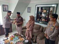 Hari Bhayangkara Ke-80, Polda Sulawesi Selatan Laksanakan Anjangsana kepada Purnawirawan Polri sebagai Wujud Penghormatan dan Silaturahmi