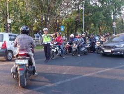 Polsek Biringkanaya Berikan Pelayanan Prima Lancarkan Arus Lalu Lintas Pagi