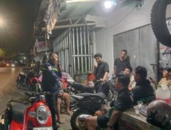 Bhabinkamtibmas Polsek Rappocini Berikan Himbauan Kamtibmas kepada Kumpulan Pemuda di Bonto Makkio