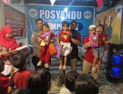Bhabinkamtibmas Tompobalang Hadiri Pemberian Hadiah Semarak HUT ke-81 RI