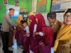 Motivasi Generasi Muda, Bhabinkamtibmas Untia Apresiasi Siswa Berprestasi SDN Lae-Lae