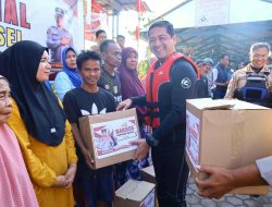 Peringati HUT ke-78 Polwan, Kapolda Sulsel Pimpin Bakti Sosial di Pulau Barrang Lompo