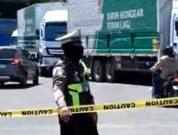 Unit Lantas Polsek Biringkanaya Lakukan Pengaturan Arus Lalu Lintas di SPBU Jalan Perintis Kemerdekaan