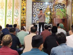 Safari Jumat di Masjid An-Nur, Kapolsek Ujung Pandang Titip Pesan Kamtibmas kepada Jamaah