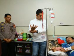 Kapolrestabes Makassar Besuk Anggota yang Patah Tangan Saat Melaksanakan Tugas