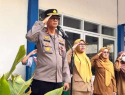 Kapolsek Tamalanrea Pimpin Upacara di SMPN 30 Makassar, Tekankan Pencegahan Kenakalan Remaja