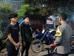 Bhabinkamtibmas Karunrung Sambangi Pemuda Nongkrong Malam, Cegah Gangguan Kamtibmas