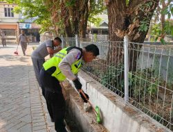Jumat Bersih, Kapolsek Manggala Pimpin Personel Laksanakan Kurve di Lapangan Bitowa