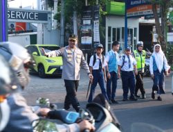 Kapolrestabes Makassar Turun ke Jalan Atur Lalu Lintas Pagi, Pastikan Aktivitas Warga Lancar