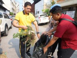 Polri Peduli Lingkungan, Polrestabes Makassar Kerja Bakti Wujudkan Lingkungan Bersih dan Nyaman