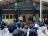 Kapolsek Biringkanaya Berikan Amanat Kamtibmas Saat Upacara Bendera di SMP Negeri 35 Makassar