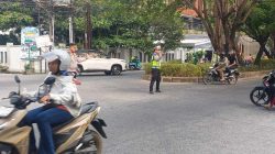 Polsek Rappocini Laksanakan Pengaturan Lalu Lintas Pagi Hari, Wujudkan Kelancaran Dan Keselamatan Berlalu Lintas